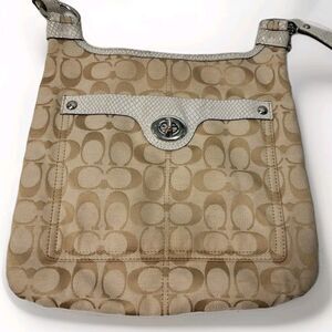 COACH F16536 Penelope Signature Cross Body Bag in Khaki & Light Brown Pre-owned
